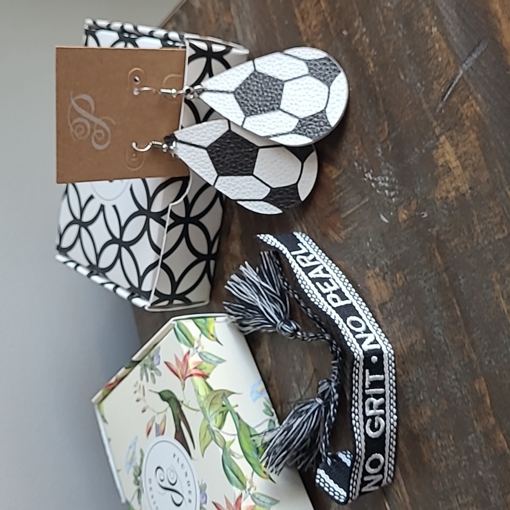Plunder Bundle Soccer Grit